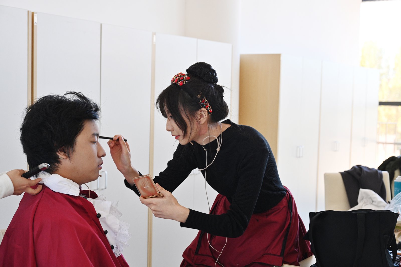 Doing hair & makeup 1