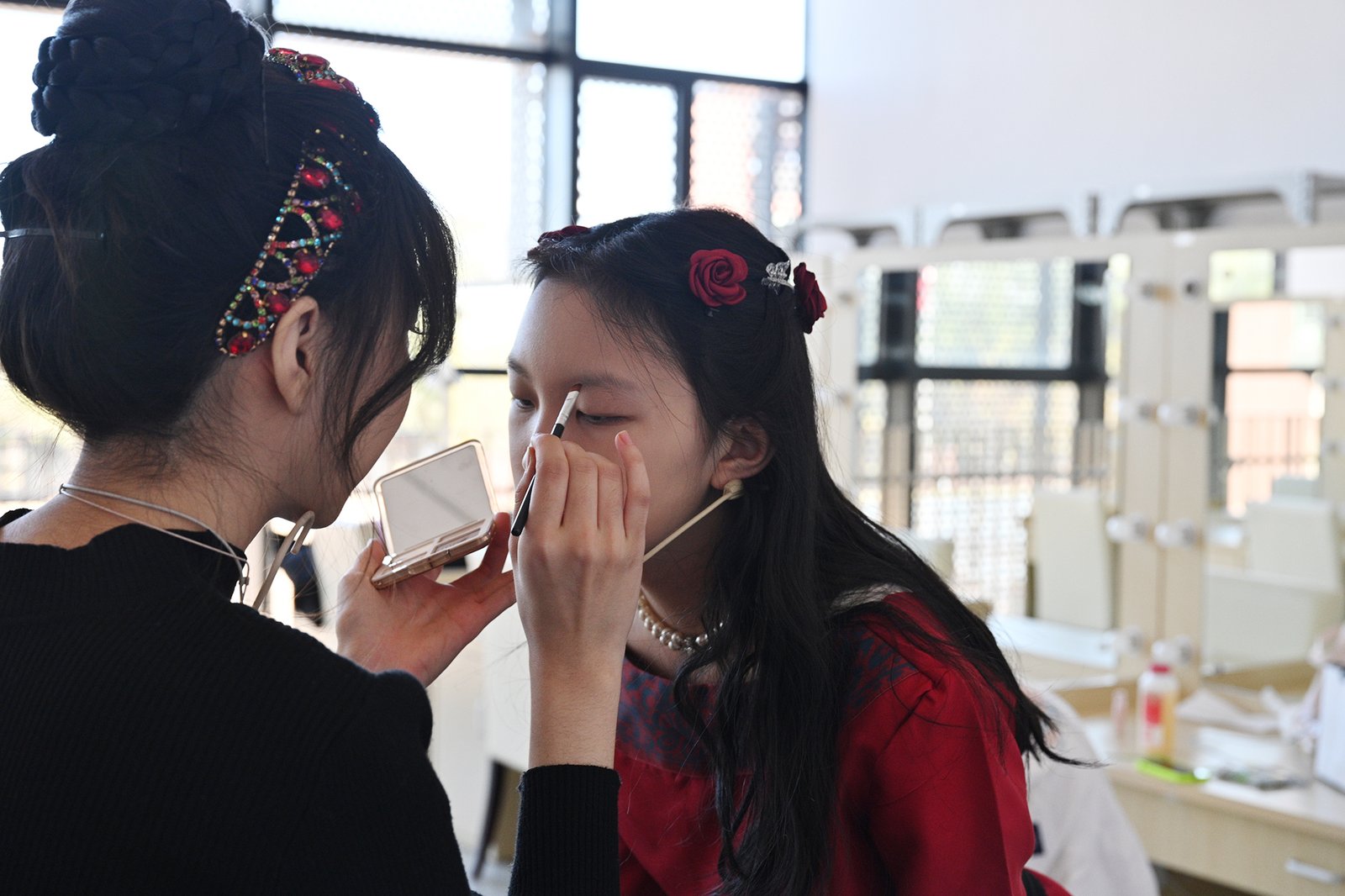 Doing hair & makeup 3